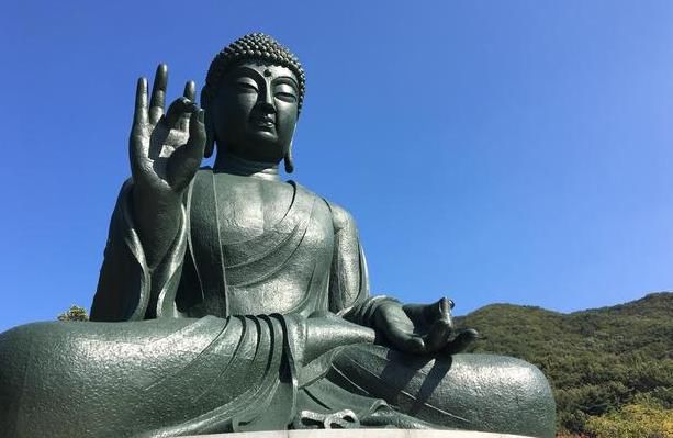 佛说：福报乃是自身功德的累积，多做这三件事，福报将会无边！