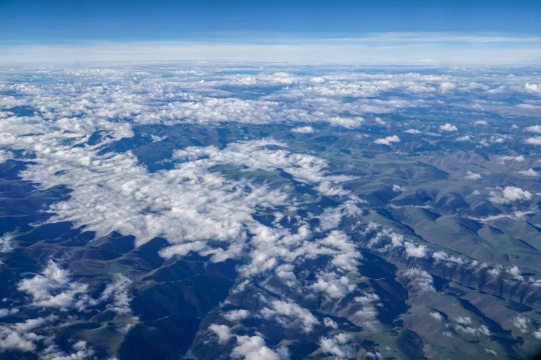 坐飞机去拉萨的时候，你沿途会看到什么？