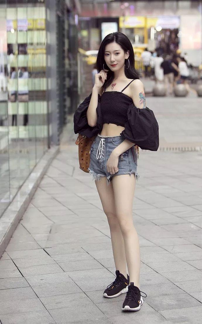 街拍：个个都是大美女，图五美若天仙！