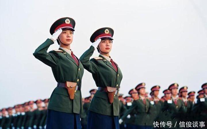 还记得这对双胞胎姐妹花吗 99年阅兵式上引人注目, 如今怎样了