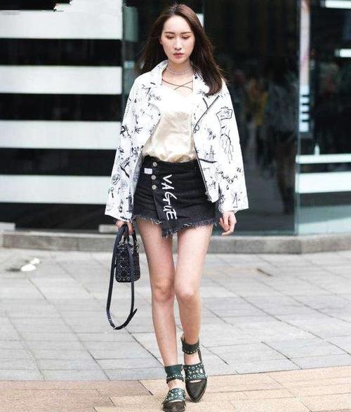 绝对的身高、傲人的身材、精致的容颜，这样的美女你能拒绝吗？