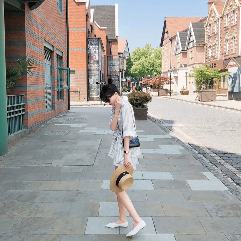 哪个缺德鬼设计“勾魂套”，凸显魔鬼身材婀娜又多姿，浓浓女人味