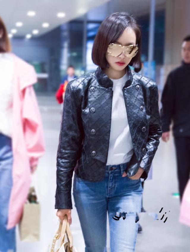 宋茜露肩上衣配牛仔短裙，被橙色口红毁一身，网友：无法直视！