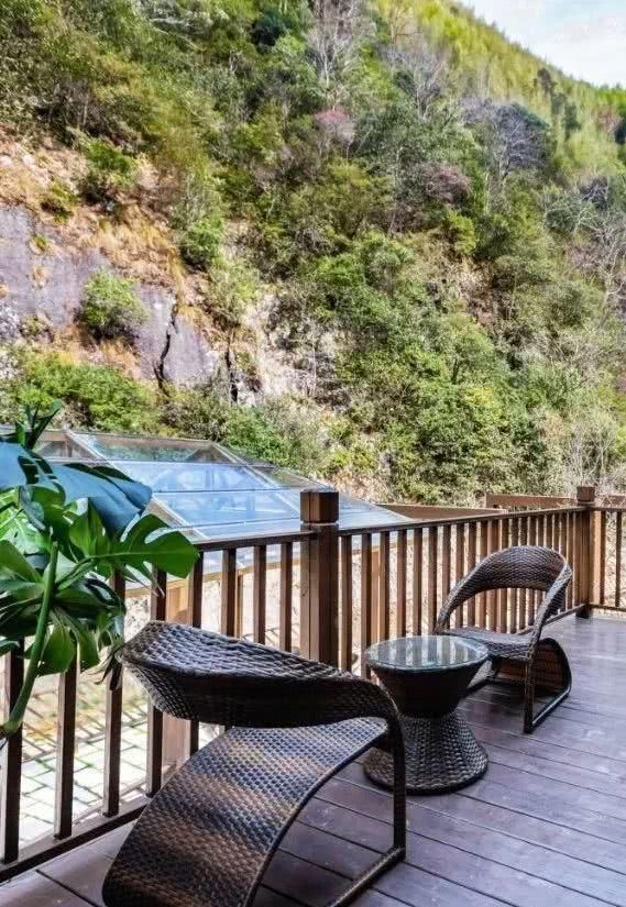 是什么让城里人抢着往干坑跑，莳光·山居让你忘记时间！