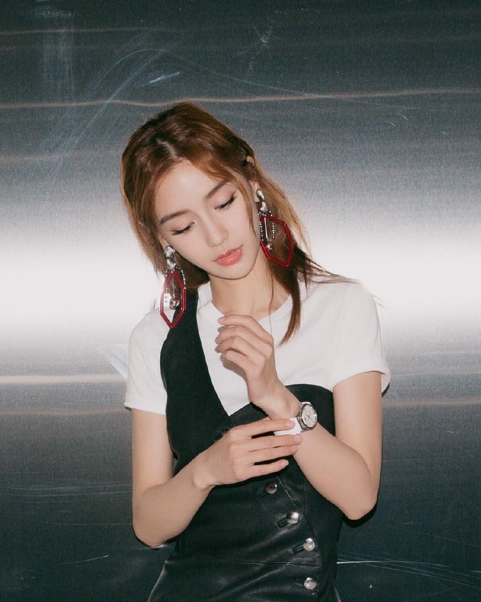 以为娜扎、景甜的大耳环够美, 结果被宋茜和杨幂的造型帅一脸!