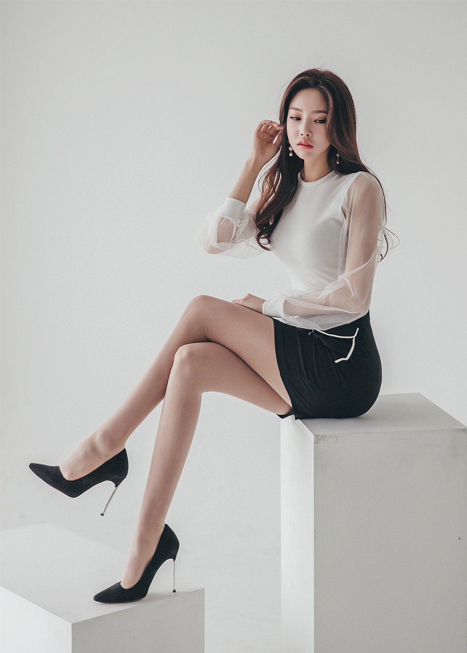 轻盈施塔德黑白口袋薄纱裙