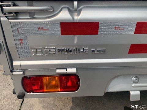  追求：操控不错？五菱荣光小卡车主追求操控选它不后悔