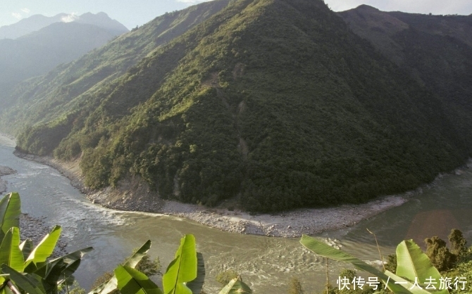  [名字]世界上最“牛”的河流：水量相当于11条黄河，还拥有8个名