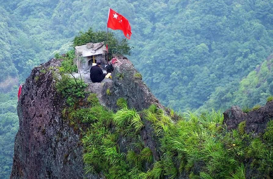 中国最危险的小庙，许多人为了烧一根香而失去生命