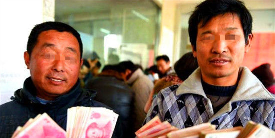  「日子」农民家庭收入一年七八万，为何日子依然过得紧巴巴，钱