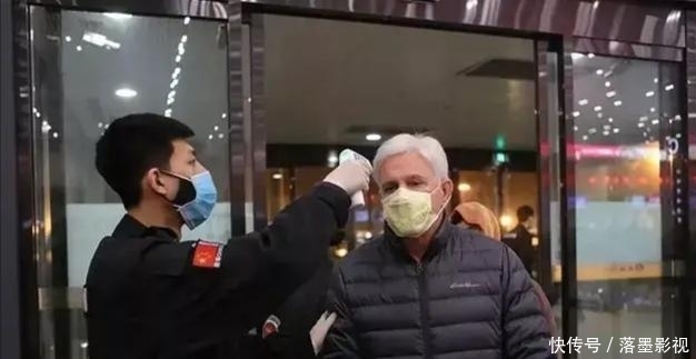  「回家」一位美国人离开中国，回家后遗憾的说：希望和全家人回中国避难