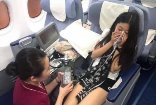 飞机上有3样东西是免费的,空姐:经常坐飞机的,不知道就亏了!