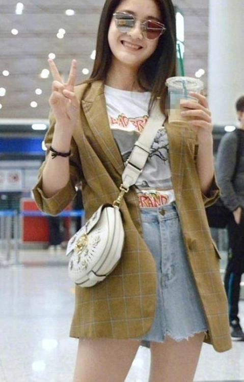 董洁年近40又怎样?穿短裤看腿只有18,21岁张雪迎都做不到