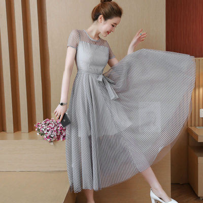 女人千万不要太随便，这样美丽性感有女人味的裙装，让你成小美人