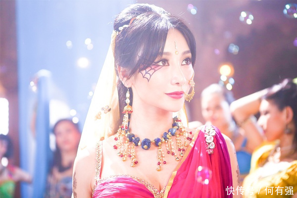 37岁柳岩厉害了！仅仅换了个发型就显小10岁，网友：她的胸是亮点