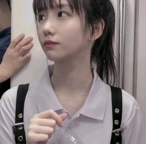 「 黑头」初中女生却经常做，难怪一直没人追，这3行为会让你变“猪头鼻”