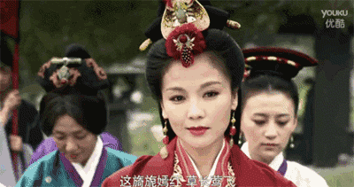 看完刘涛和余男的穿搭，你就知道什么叫做气场一米八了!