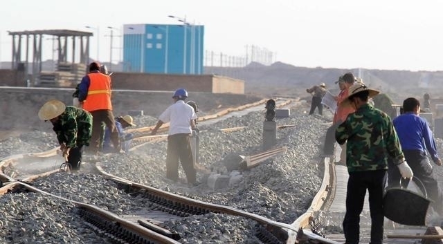  「干涸」新疆罗布泊死亡之海正在“复活”，干涸数十年后再现万