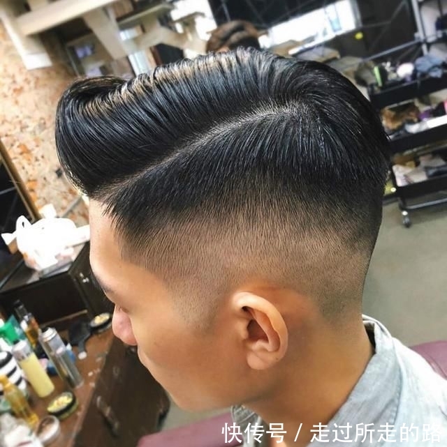  『发型就』男士剪“油头发型”真的很帅气，并不油腻