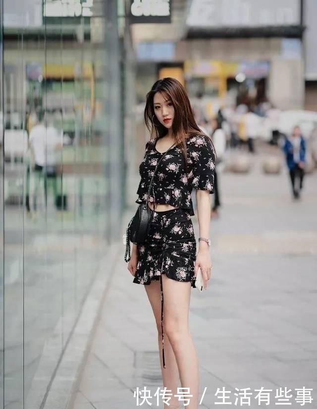 搭配一双高|高跟鞋魅力穿搭,秀出女性完美的姿态