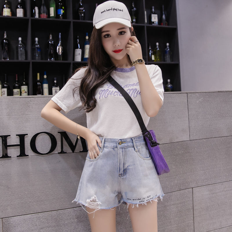 女神都穿健身“热裤”，时尚清凉勾勒迷人小腰，轻松打造完美身材