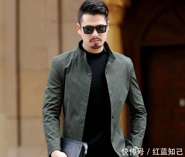  『显嫩』西装不吃香了，今春又出一男装叫：“踏青装”，60后穿显嫩帅气