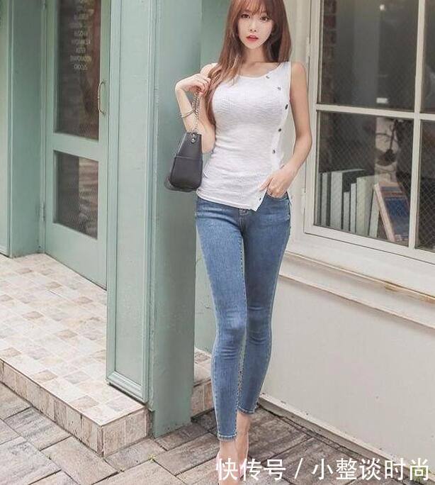 路人街拍,是同一个小姐姐吗?戴上墨镜完全不是一个感觉啊!