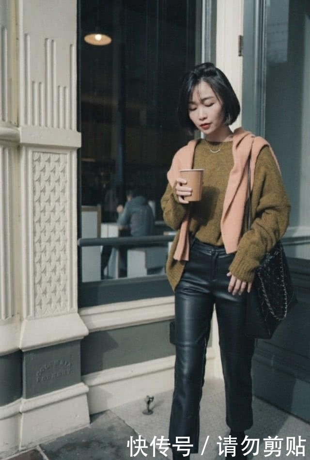  【燕麦色的皮】别再穿紧身皮裤了，土！赶紧试试下面这三款，显瘦又贼时髦