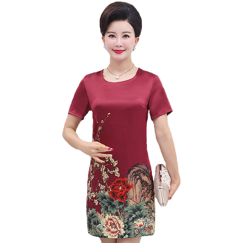 好看大气的妈妈裙来了，邻居都说好看，显得年轻高贵感