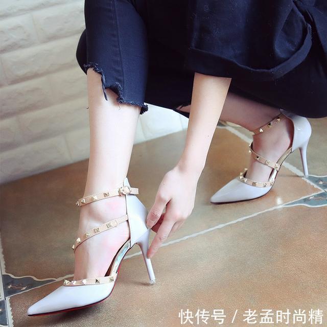  『微笑』拥有一双好穿不累脚尖头高跟鞋，今夏你也会像楚乔那般灿烂的微笑！