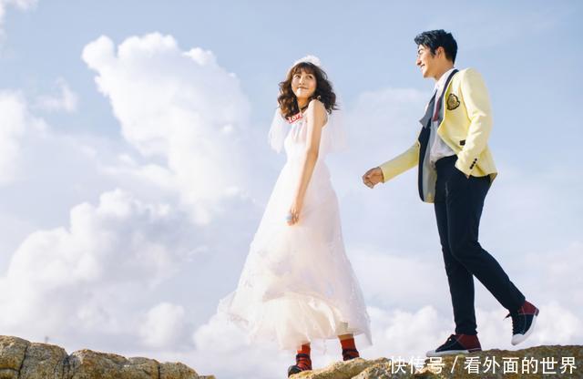  「朋友圈」旅拍婚纱照是否要发朋友圈？三亚这么美的海景婚纱照不发圈岂不可惜？