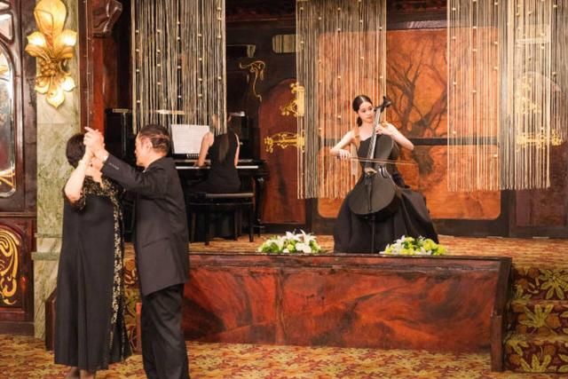 欧阳娜娜这波福利照我收了，谁叫人家小小年纪就贼会穿呢！