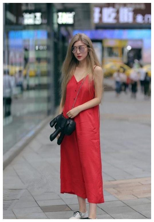 街拍：图1唯美女人味，图3俏丽多姿，图7温雅端庄