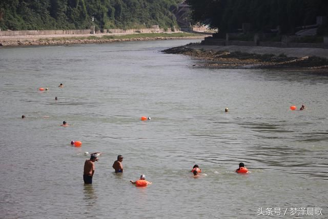 湖北有座迷你桥：多彩多姿多功能恩施风雨桥