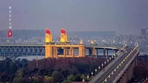 明日，长江大桥正式通车