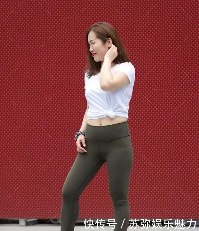  『美女』运动裤帅气大方时尚又美观，清新减龄又不失潮流的感觉