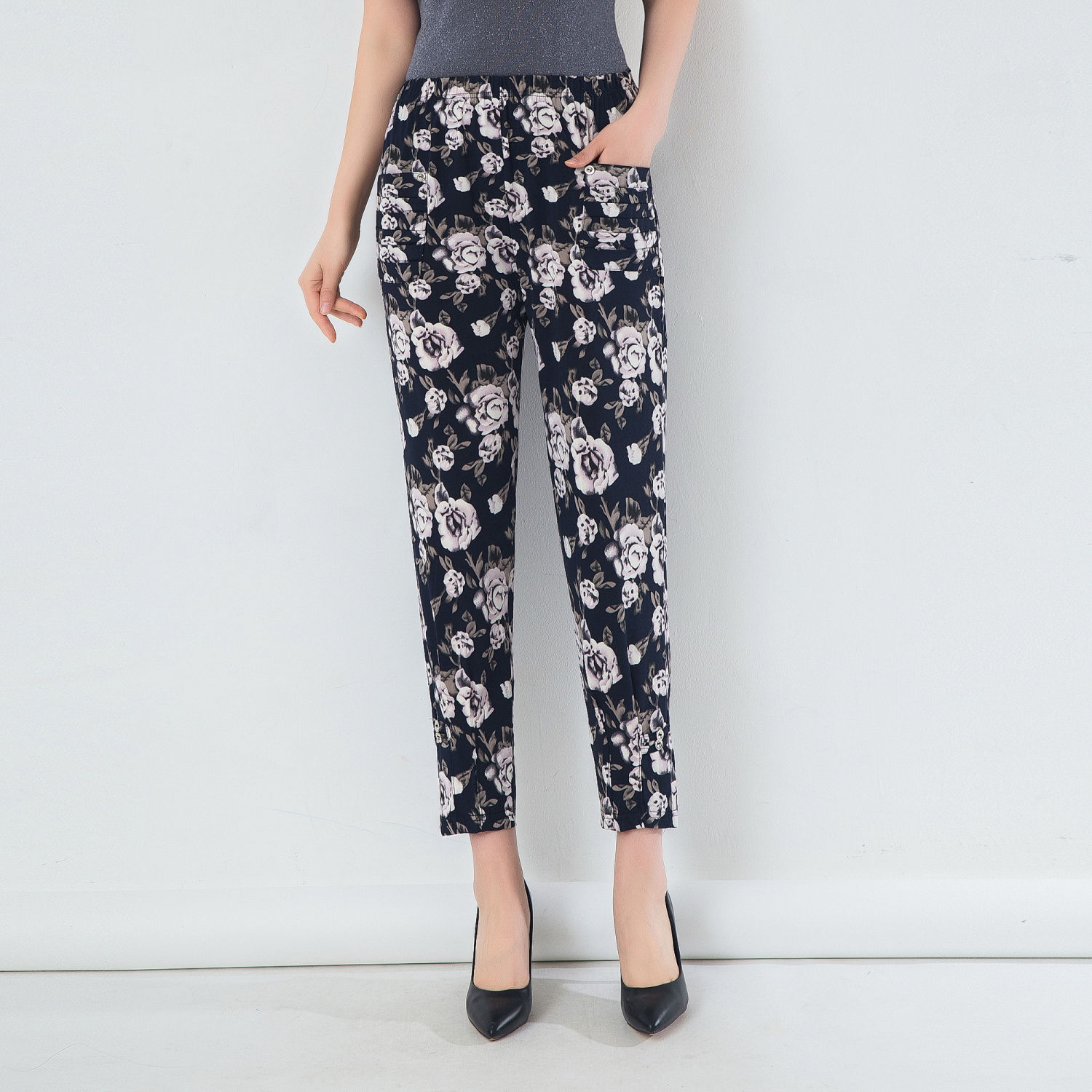 超气质的妈妈裤，拉伸腿型，轻松穿出好身材，上身洋气有女人味