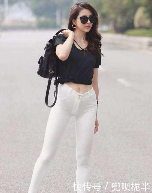 底裤■内涵和气质修养还能秀出自信，街拍：性感可爱紧身打底裤女人