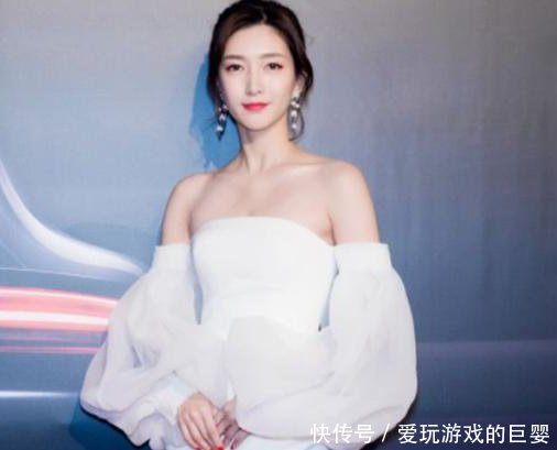 江疏影为了显腿长,卫衣直接当裙穿也不嫌短