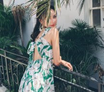 原来沙滩裙很迷人，扔掉比基尼吧，回头率不是一般的高