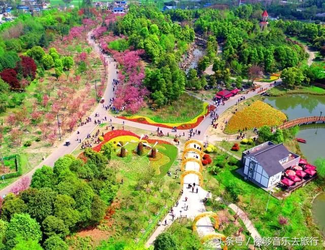 成都出发1h,这个面积不足22平方公里的小镇,竟