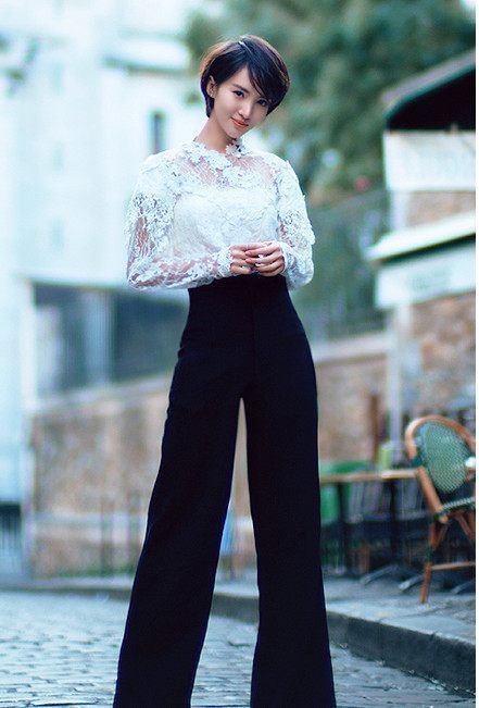 她是北舞的校花，被传是王大陆的新恋情，拥有堪比模特的逆天身材