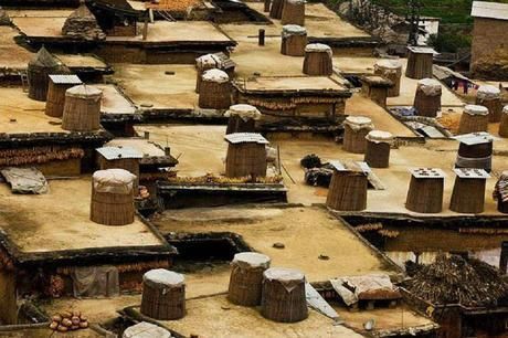 中国最奇特的村庄，800多间屋子连成一片，快递小哥到这得懵了