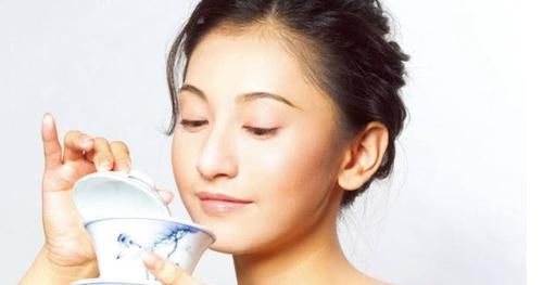  [尿酸]天然“玻尿酸”被找到了，女人经常吃，让肌肤更加水嫩有光泽