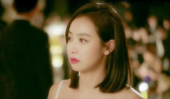 宋茜就穿个“衬衣”当裤子了，网友:目光已无法移开