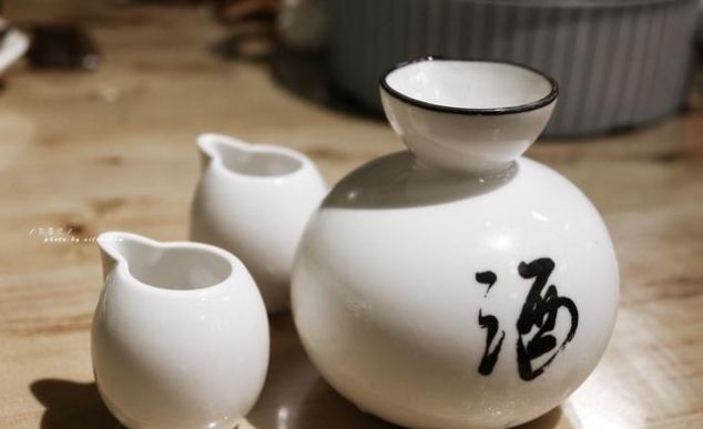 20元5红包接龙群规则居然有一家满是猫的餐厅,游客:这怎么吃饭!却照旧座无虚席