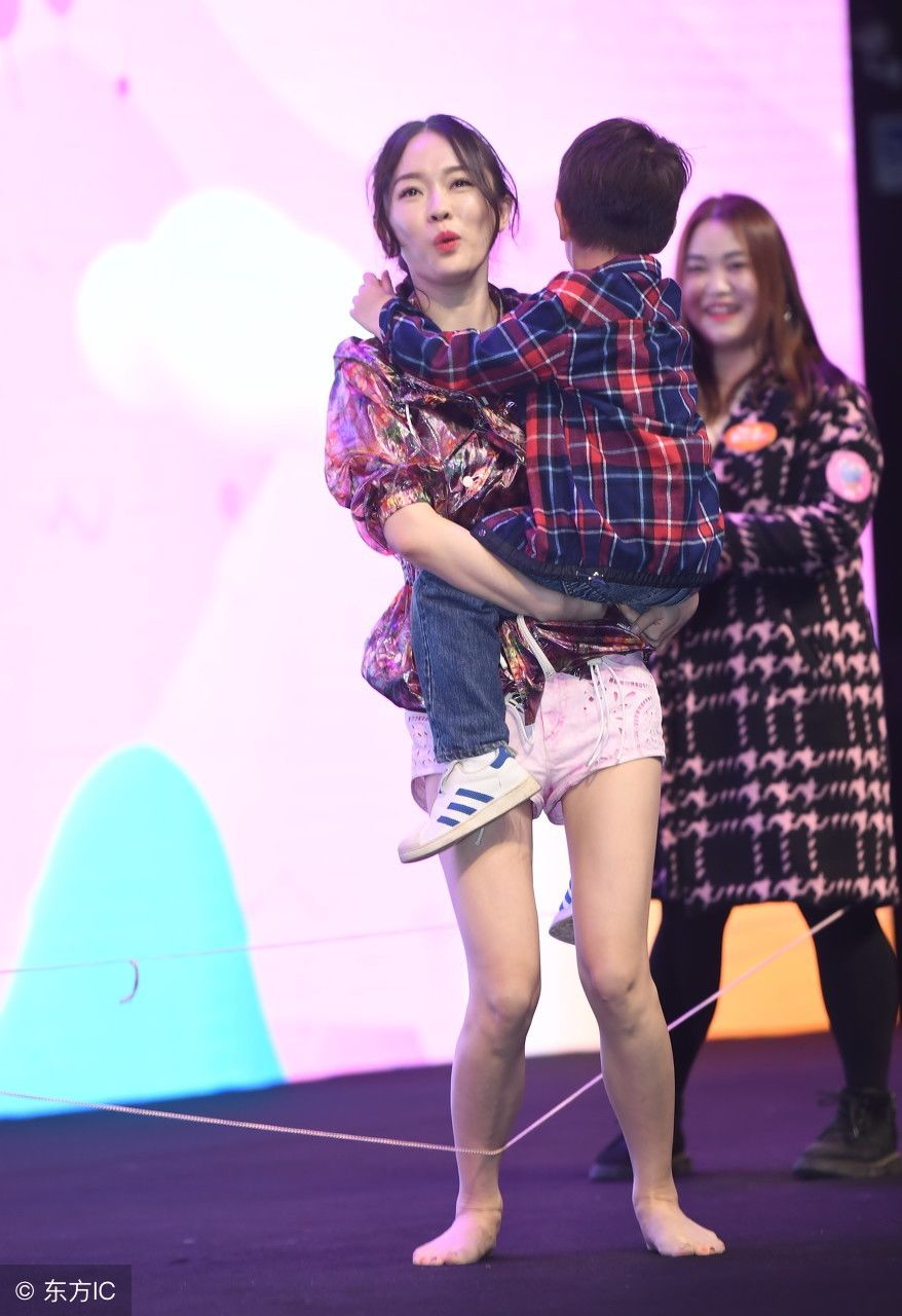 霍思燕失策了，用上收腰绳竟还是“水桶腰”，赶紧拔草吧