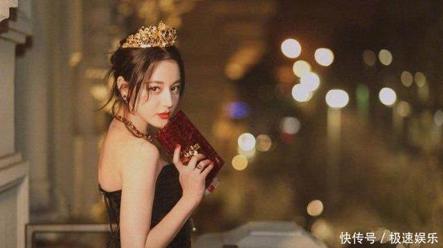 迪丽热巴与关晓彤同戴皇冠，相差5岁，这差别也太大了吧！