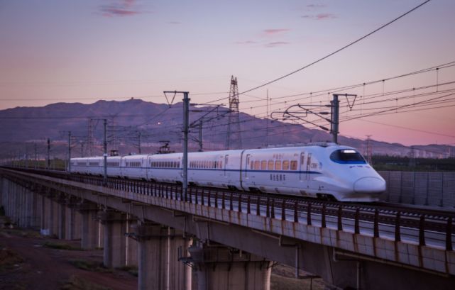  [印象就]中国花4200亿修建“最长”高铁，全长2300公里，途径了7