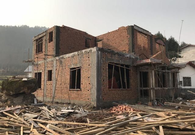 农村宅基地再出新政策，未经批准不得随意盖房子，特别是这4种